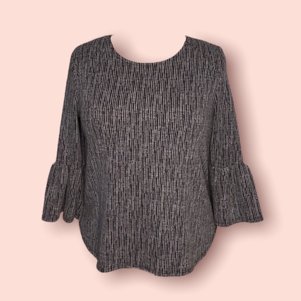 W5 Long Bell Sleeve Crew Neck Top, size Medium
